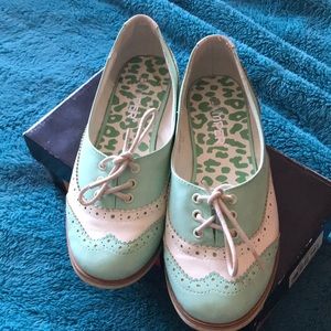 Modcloth Mint Oxford style flats